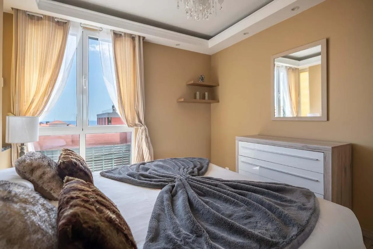 Atlantic Pearl America Apartment By Holiday Rental Madeira Funchal  0*, Funchal (Madeira)